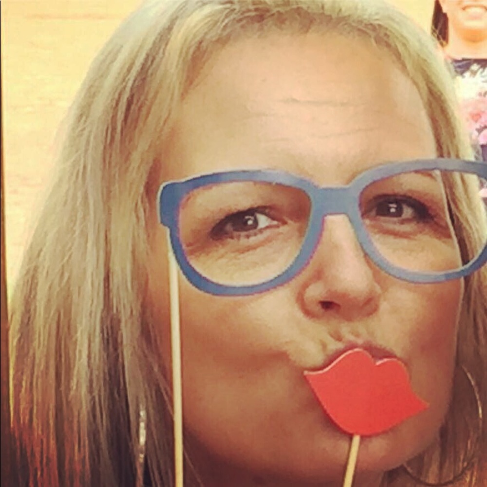 Meet your Posher, Pamela
